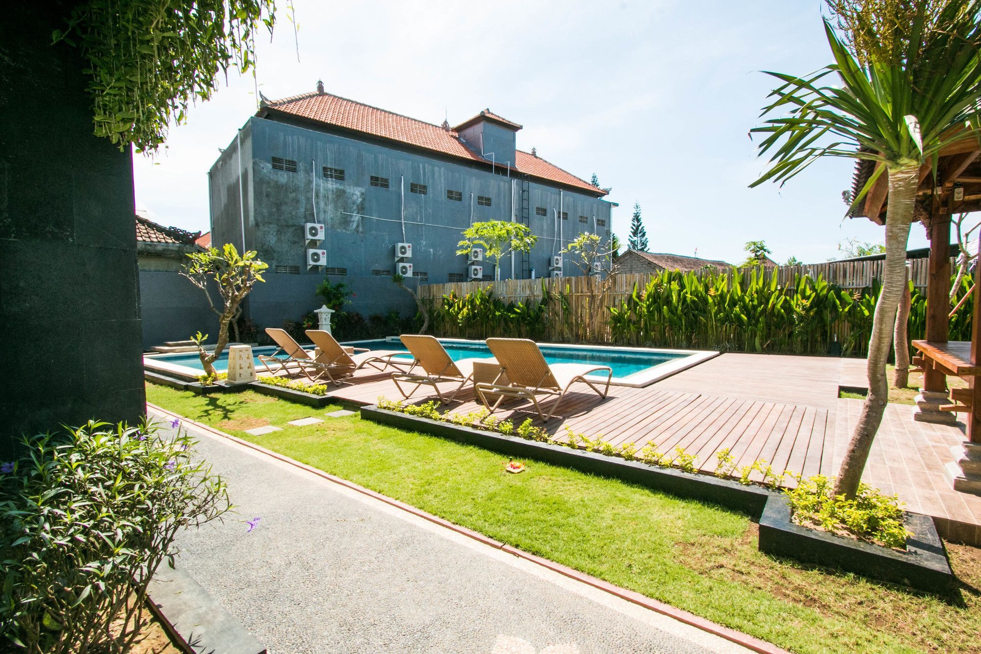 Srikandi Inn Kuta Selatan Eksteriør bilde